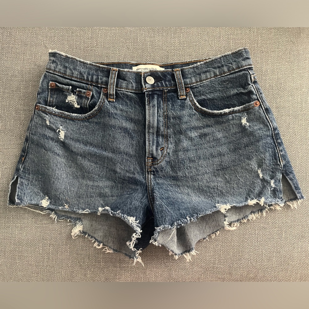 Abercrombie & Fitch ‘Curve Love’ Mom Mid-Rise Short - Size 4